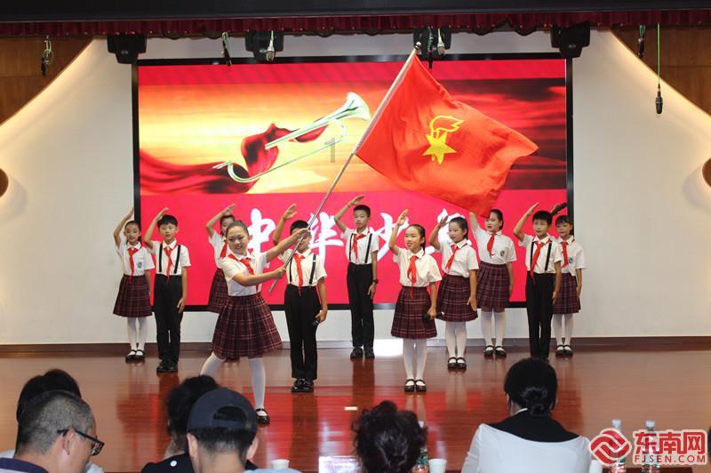 国企员工周劼因在朋友圈“炫富”“秀后台”引发网友关注，你怎么看？游戏画面